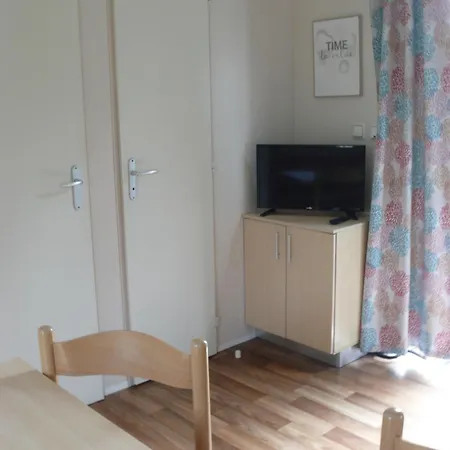 Campsite Mobil-home 4-6 Personnes De Bairon 08 En Bord De Le Chesne (Ardennes)