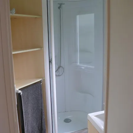Mobil-home 4-6 Personnes De Bairon 08 En Bord De * Le Chesne (Ardennes)